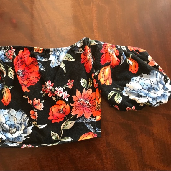 Forever 21 Off-the-Shoulder Crop Top - Small - Picture 4 of 5